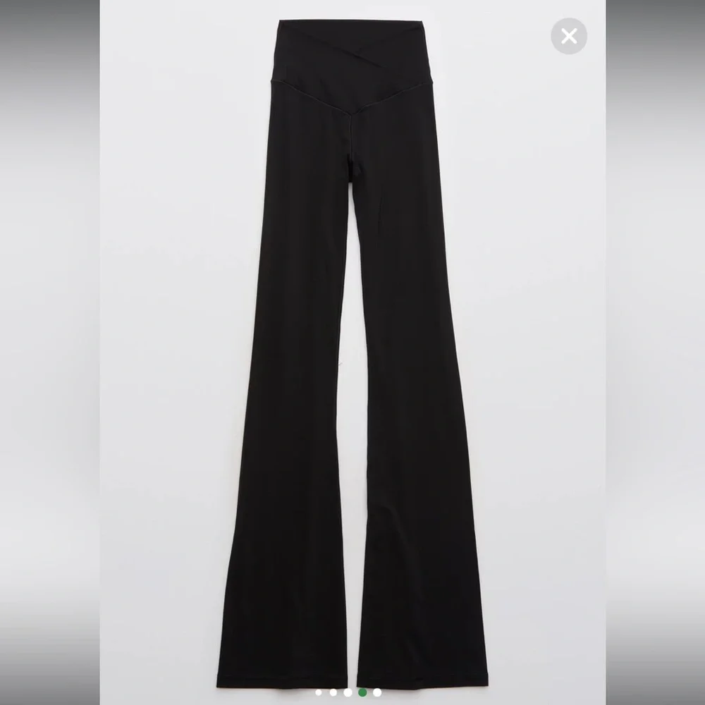 Aerie Black Crossover Flare Leggings - Picture 3 of 7